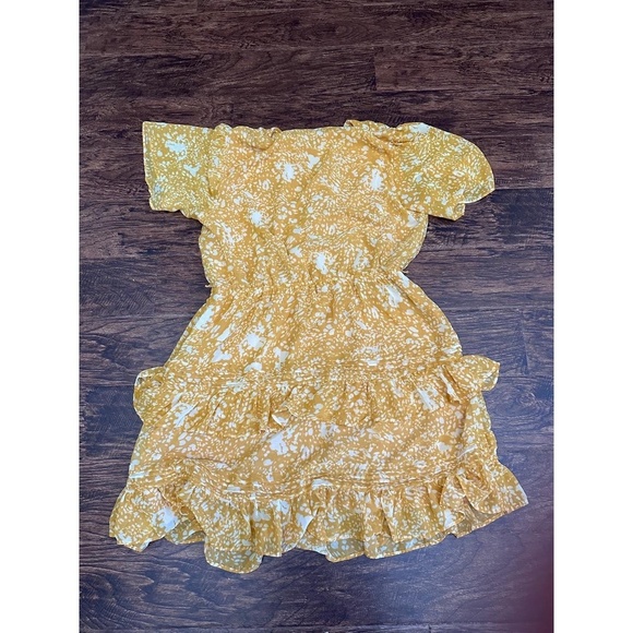 Simply Vera Womens Size L Mustard Yellow Floral Tiered Ruffle Mini Wrap V Neck - Picture 7 of 7